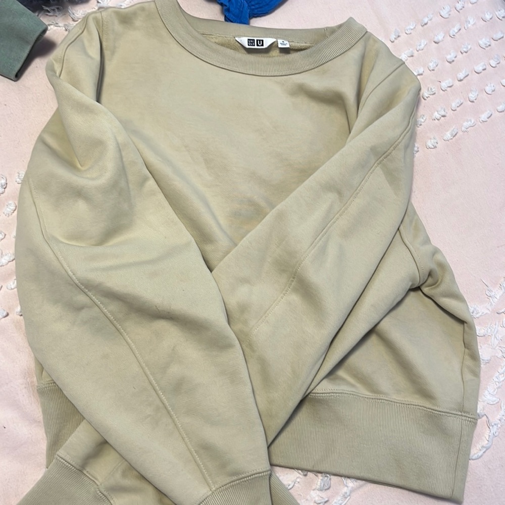 sweatshirt